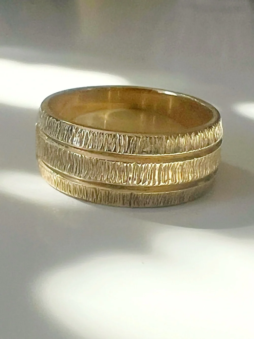 Vintage 14K Gold Artcarved Textured Ring Band Size 7